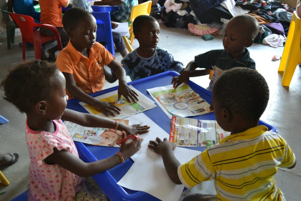 Servidora da Seduc viaja à África para formar professores